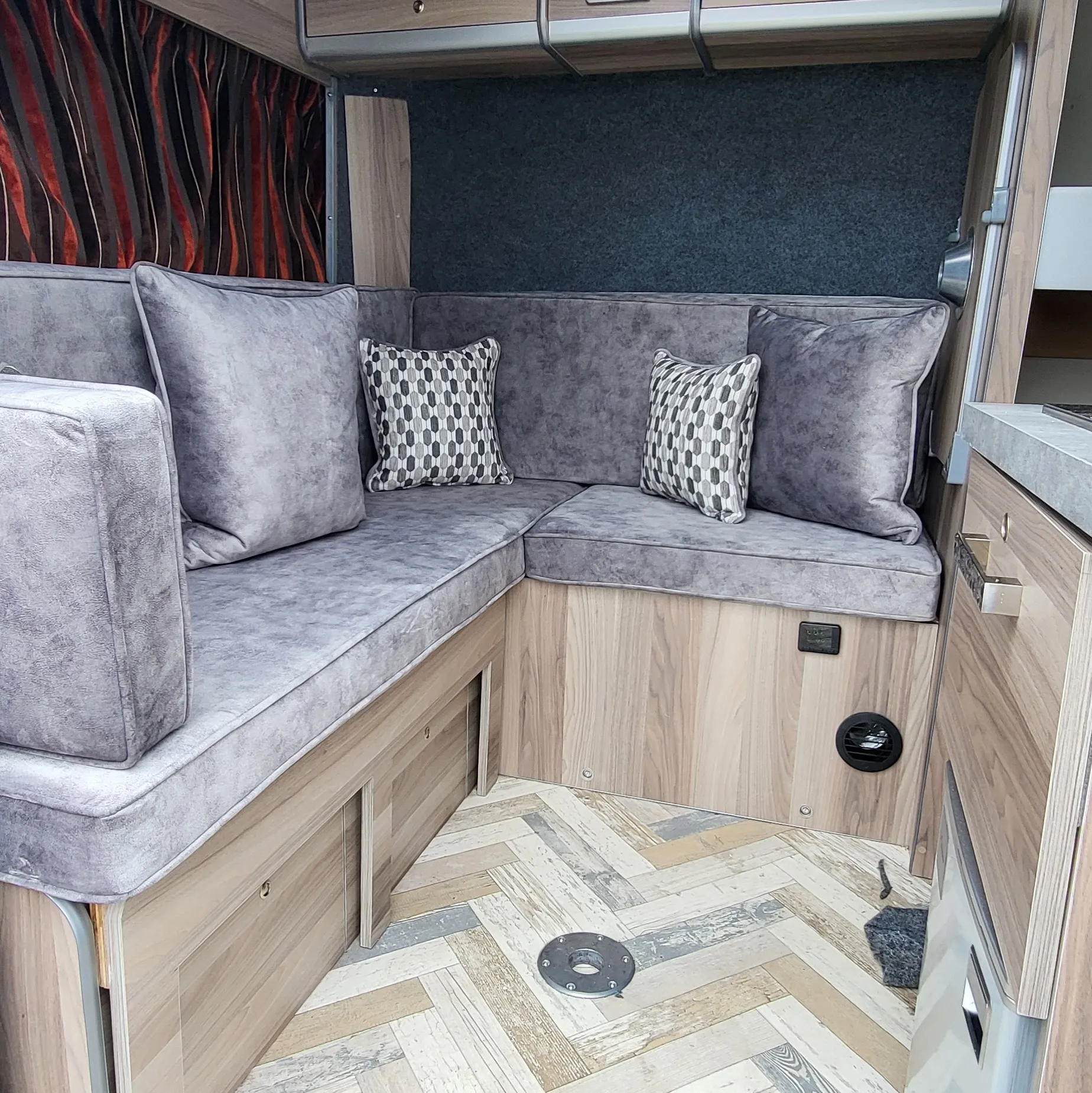 Renault Master LWB four-berth family build