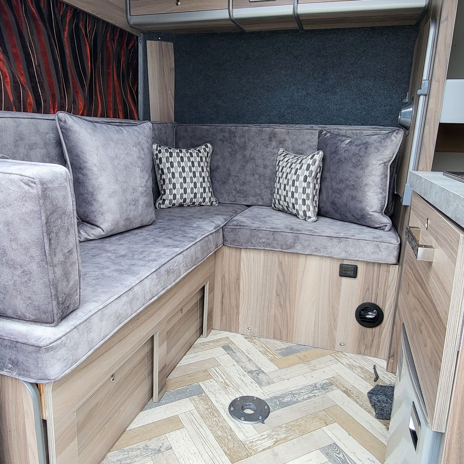 Sprinter LWB four-berth family build, Mercedes Sprinter LWB