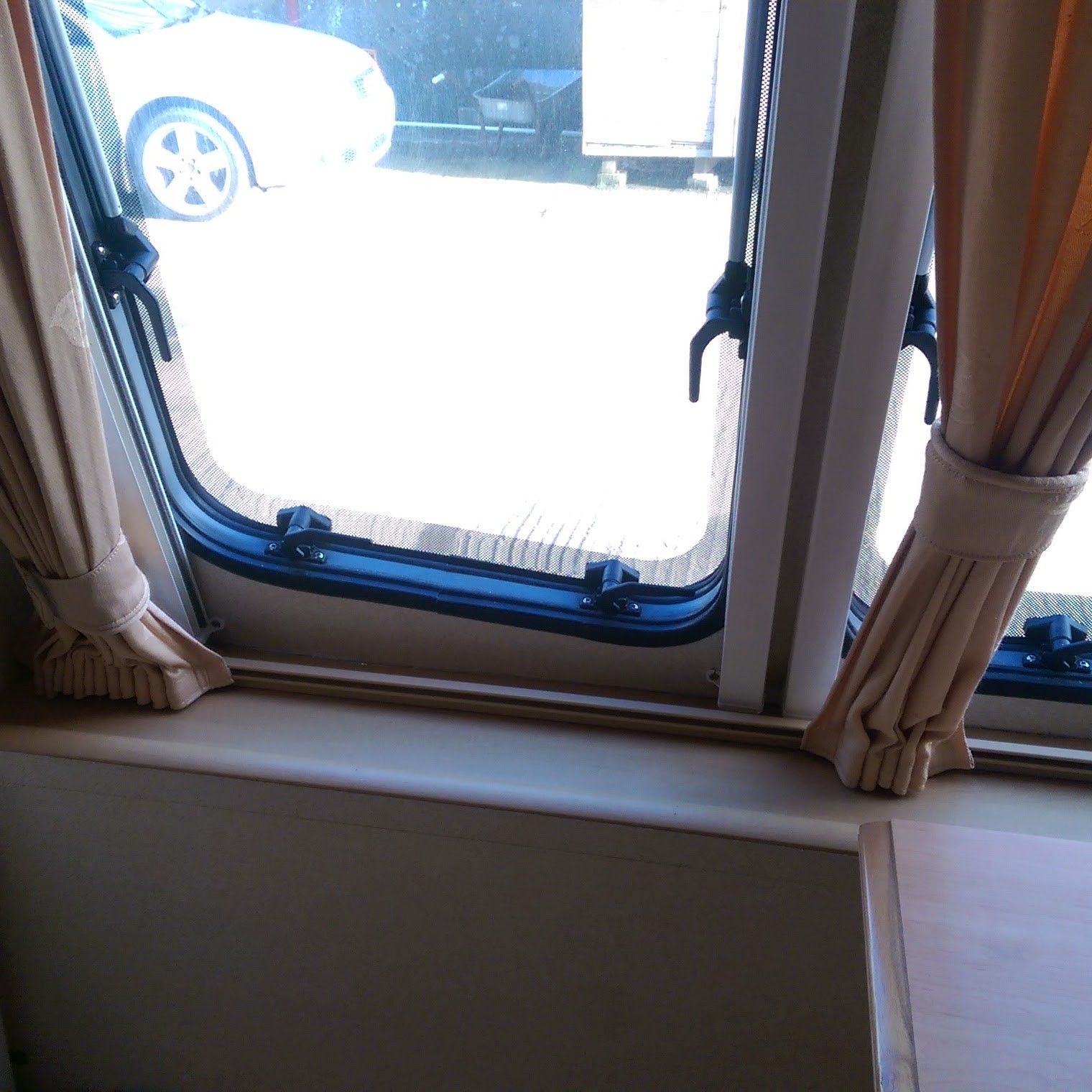 Water ingress under the nearside windows, Coachbuilt motorhome